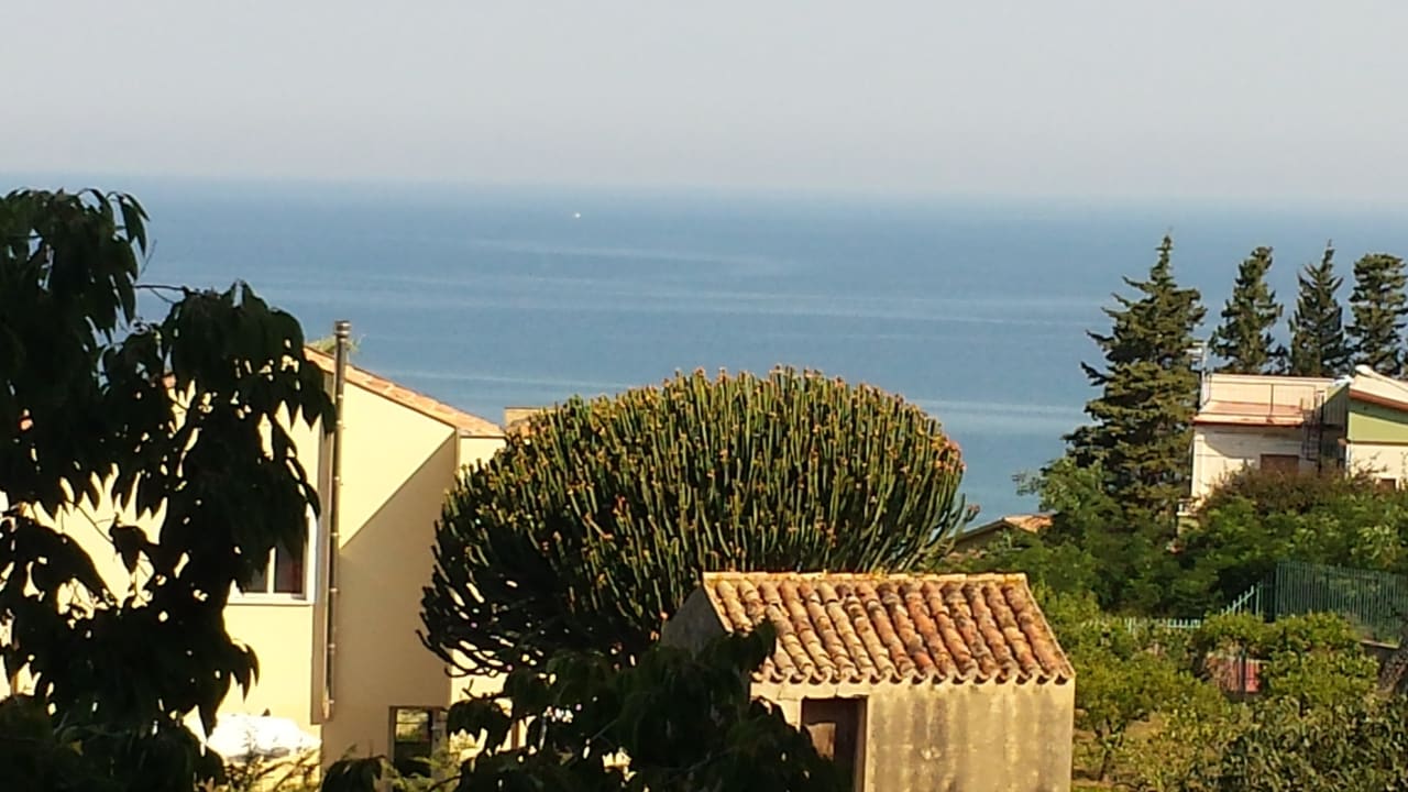 Blick vom Balkon zum Meer Hotel Alberi Del Paradiso