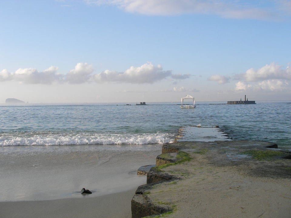Blick aufs Meer Anom Beach Hotel