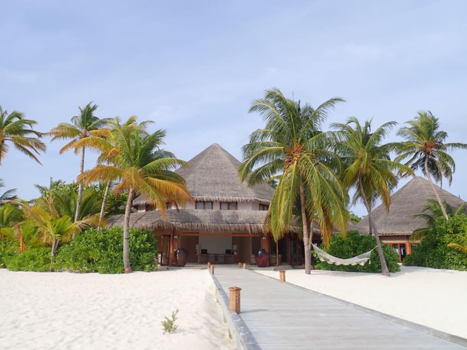 Strand Mirihi Island Resort