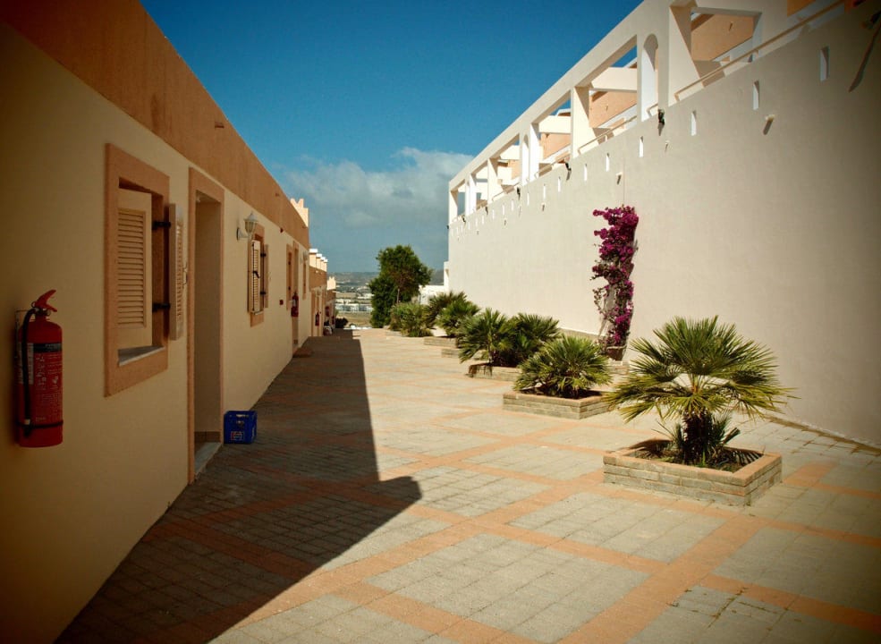 Pohled na domky s pokoji Canvas by Mitsis Family Village