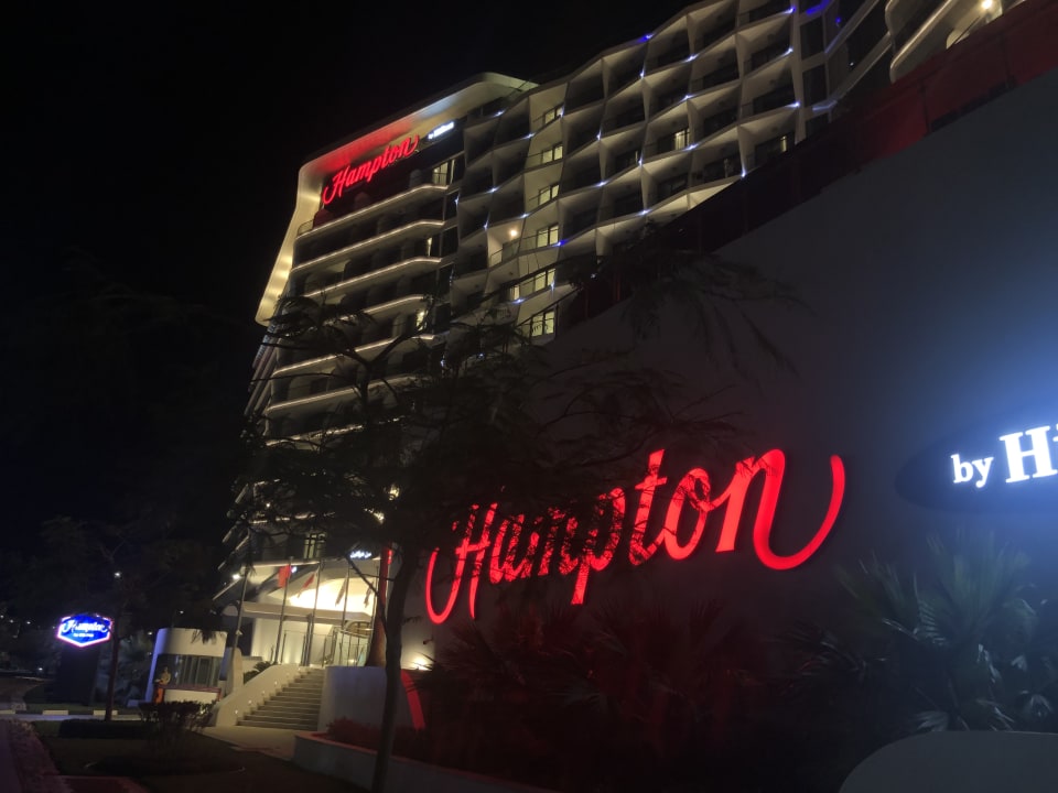 Außenansicht Hampton by Hilton Marjan Island