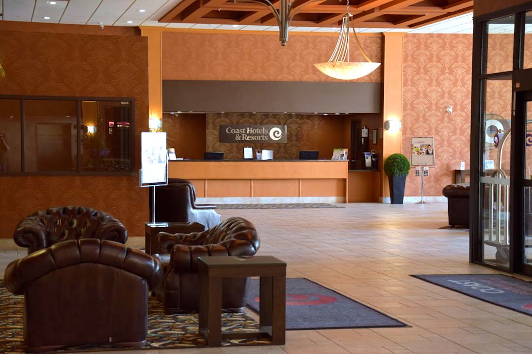 Lobby Coast Lethbridge Hotel & Conference Centre