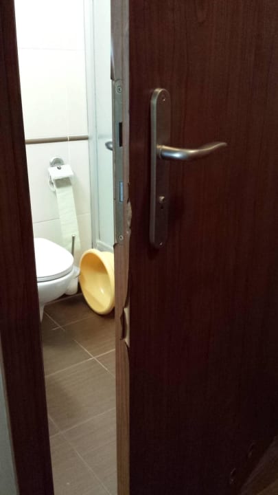 Solche Baustellen gibts hier viele Ośrodek Sanatoryjno Wczasowy Bursztyn