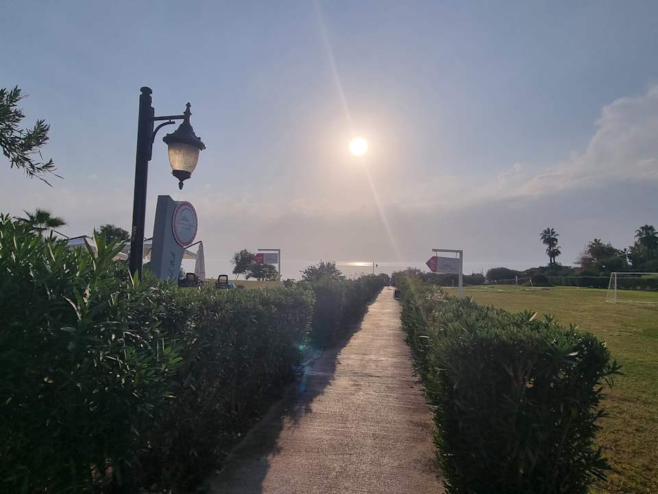 Strand Alba Queen Hotel