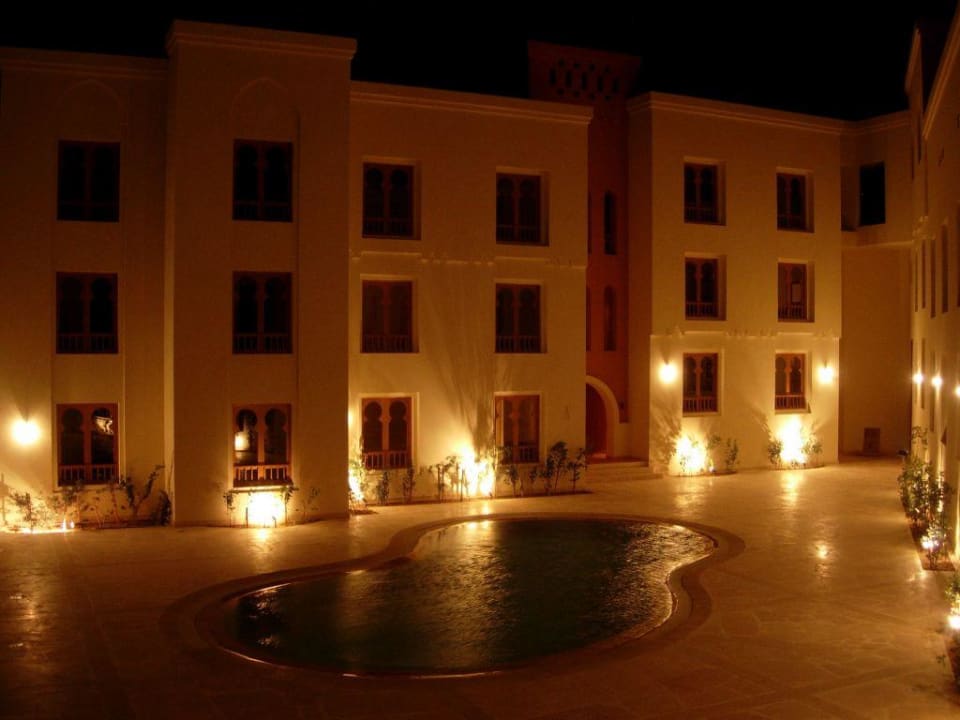 Erweiterungsbau und neuer Pool bei Nacht Ali Pasha Hotel