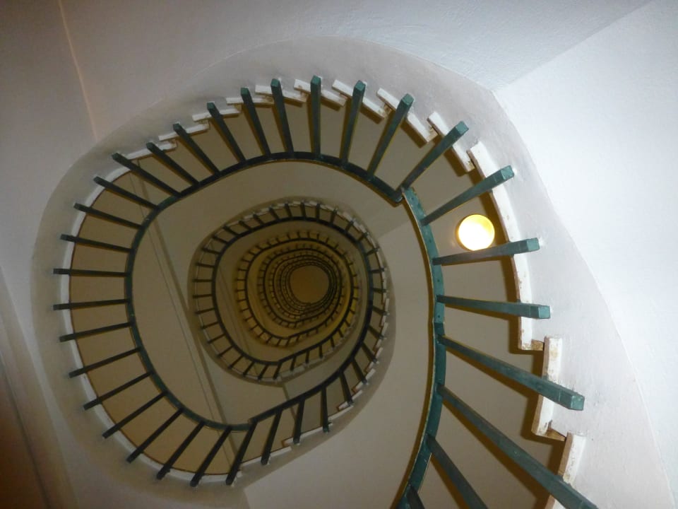 Flur nach Oben hin Hotel Vibra Beverly Playa