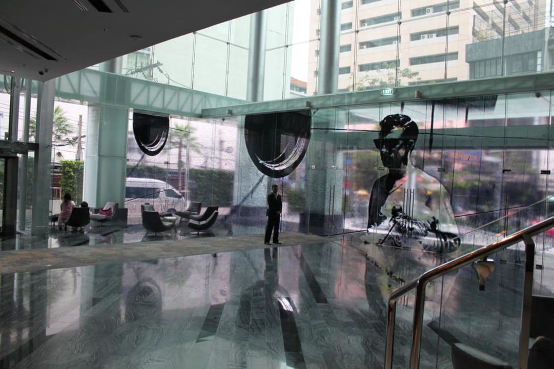 Lichtdurchfluteter Eingangsbereich Hotel Le Meridien Bangkok