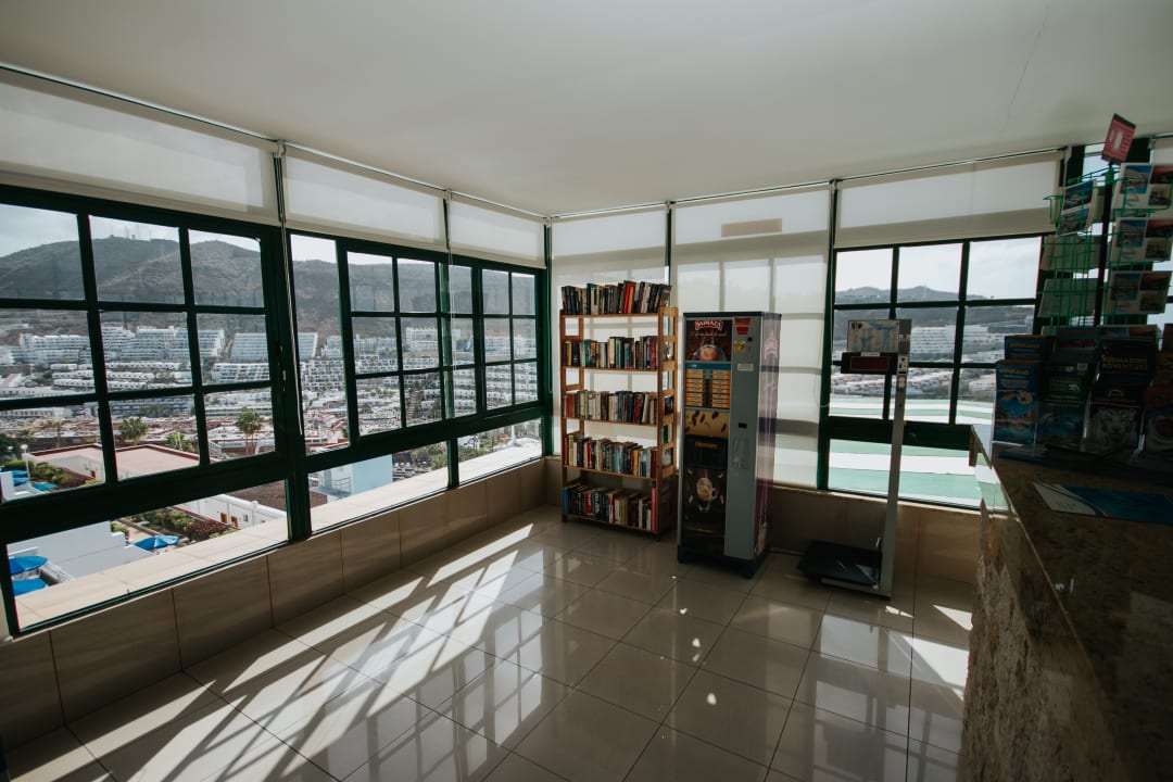 Lobby Servatur Montebello Apartments