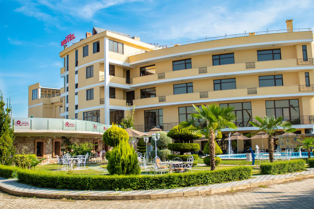 Außenansicht Hotel Airport Tirana