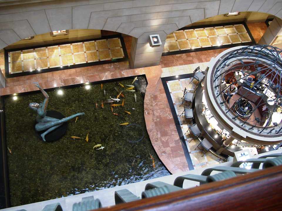 Blick auf die Halle Hotel The Michelangelo