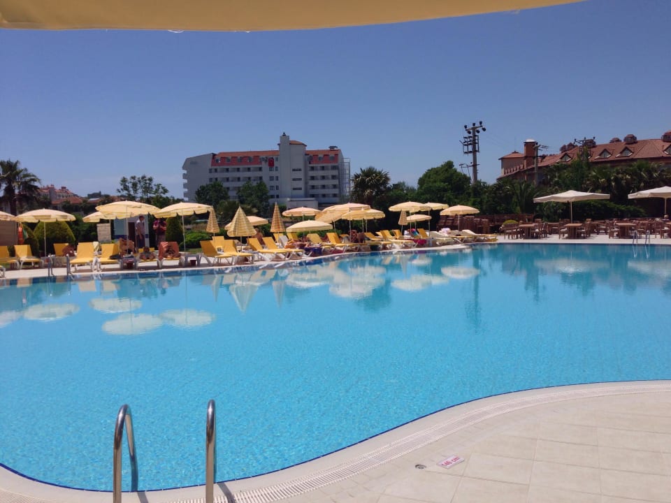 Pool Hotel Victory Resort