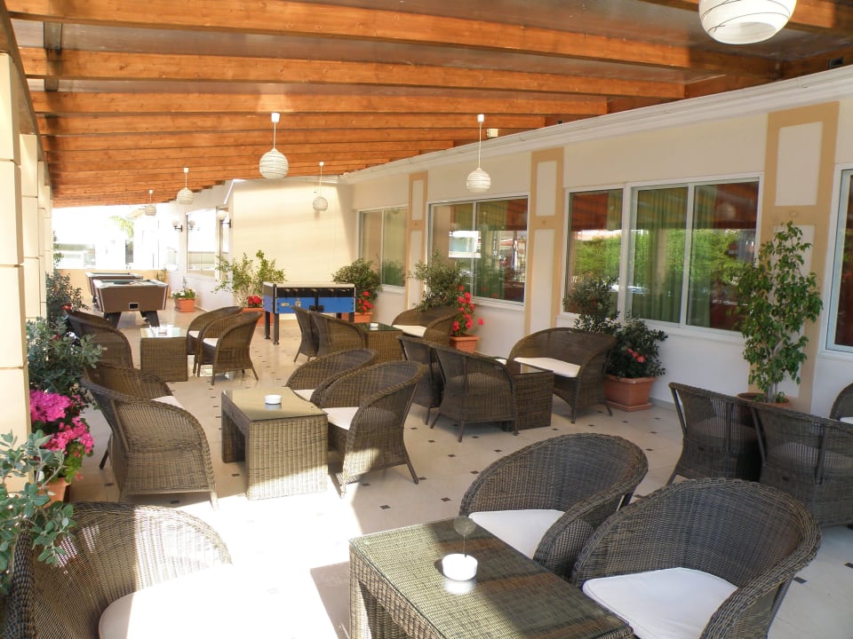 PRZED WEJŚCIEM GŁÓWNYM Hotel Tsilivi Admiral