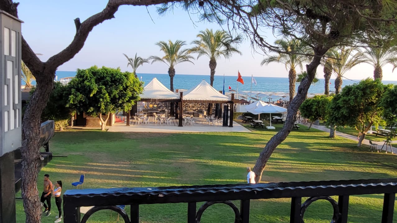 Gartenanlage Papillon Ayscha