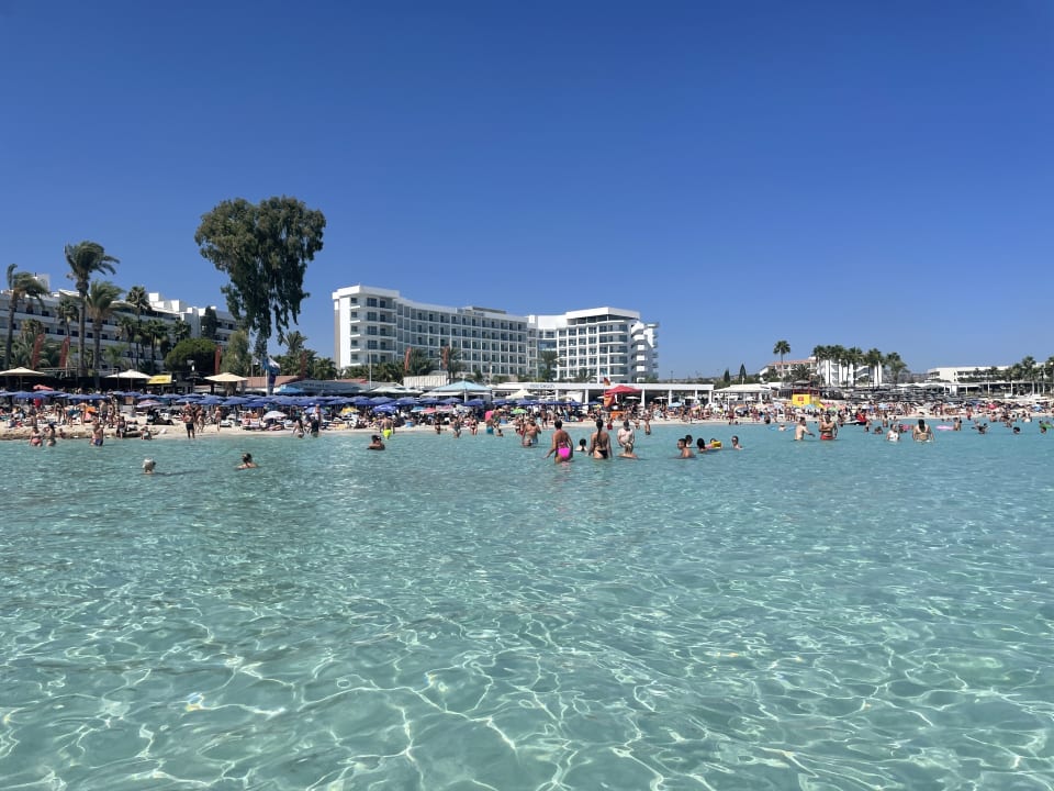 Außenansicht Hotel Vassos Nissi Plage