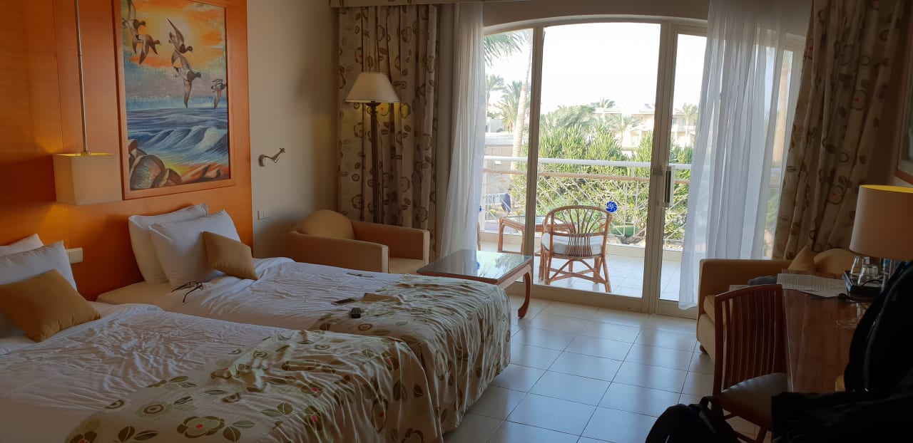 Zimmer Parrotel Beach Resort