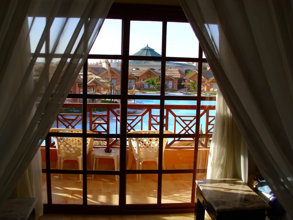 Ausblick vom Zimmer zum "Privatpool" Pickalbatros Jungle Aqua Park Resort - Neverland Hurghada