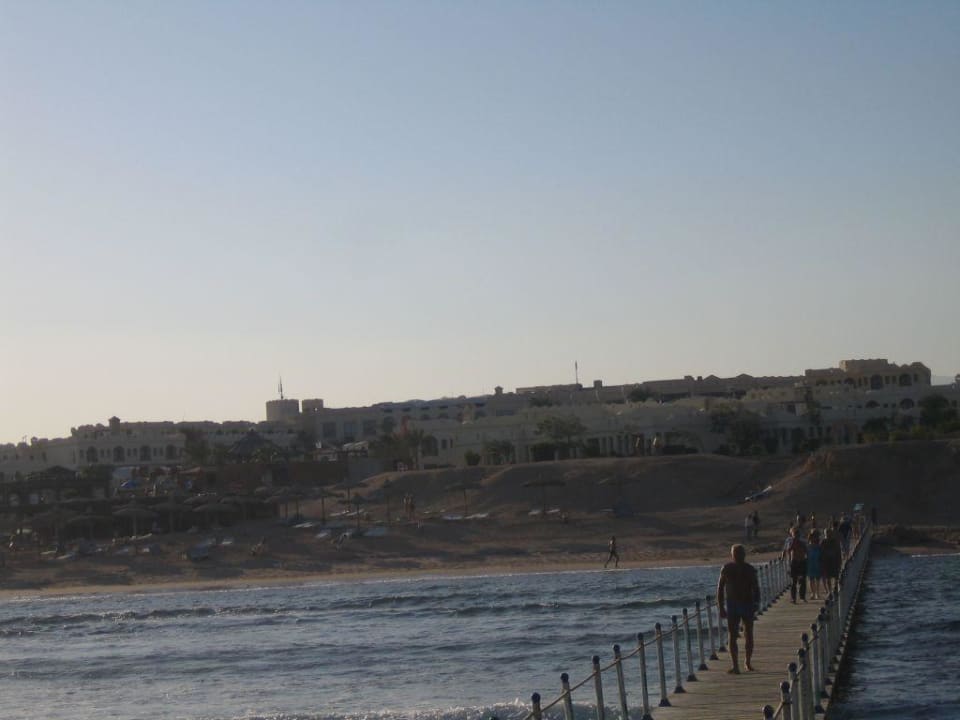 Hotelansicht vom Steg! Charmillion Club Resort