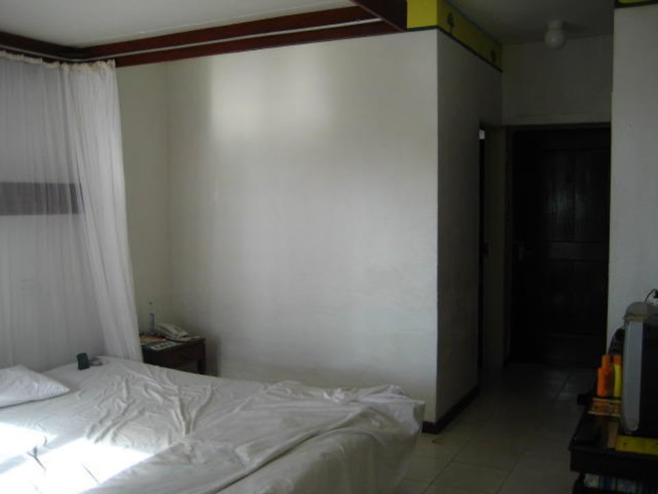 Schönes, großes Bett Reef Hotel Mombasa