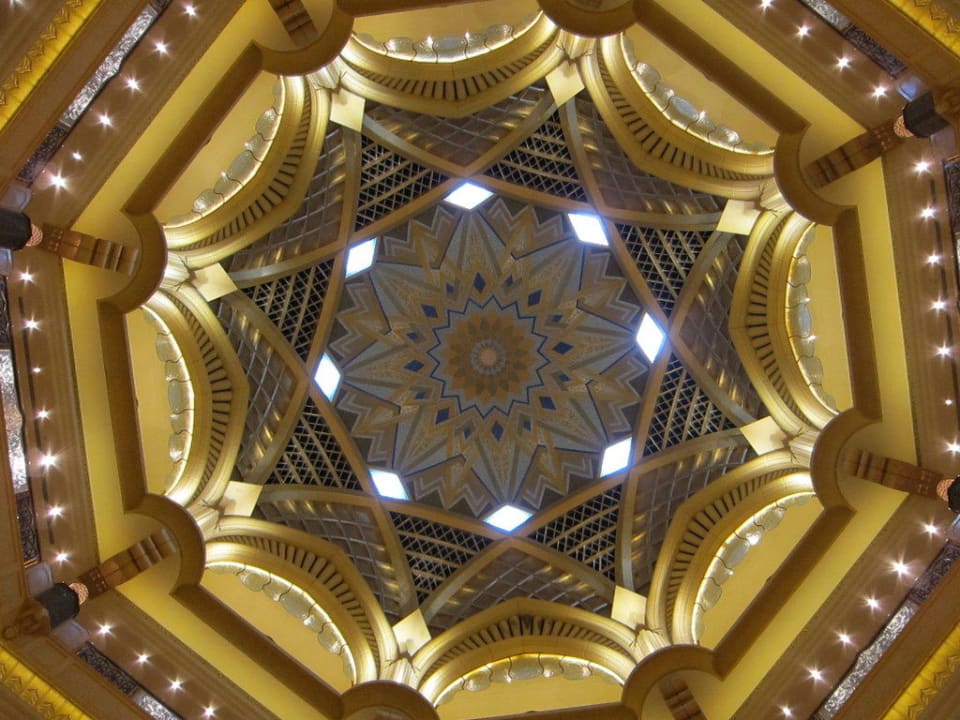 Kuppel 70 Meter hoch Emirates Palace Mandarin Oriental