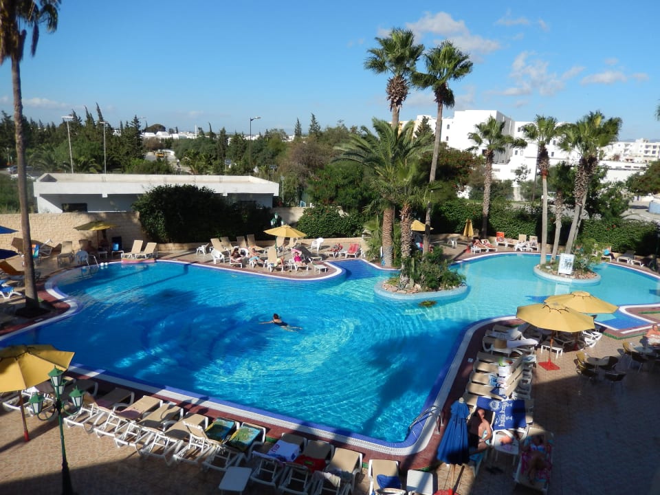 Pool von oben Hotel Nesrine