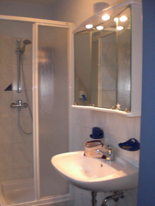 Badezimmer Zimmer 10 Gästehaus Fiedler Hotel Garni