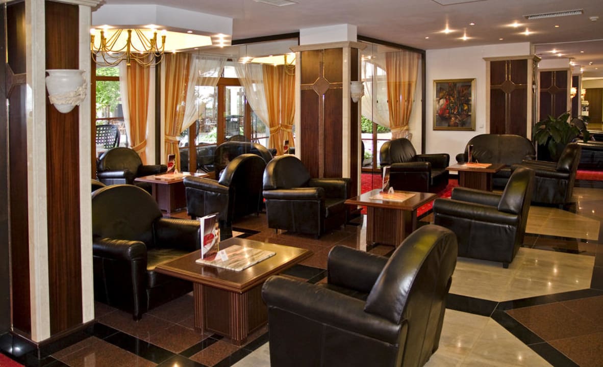 Ruhezone in der Lobby Helena Sands