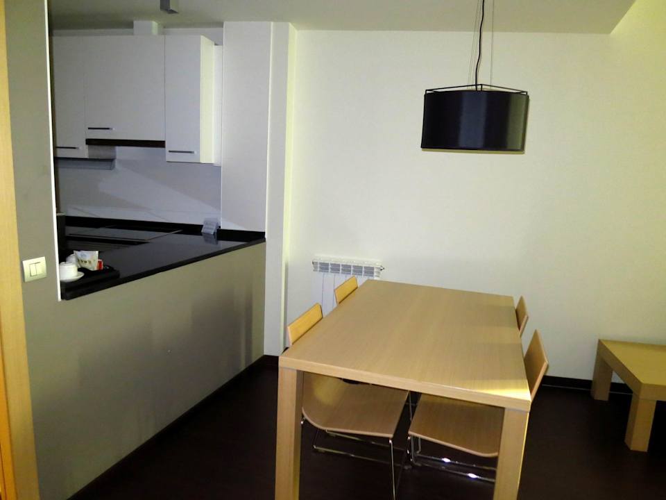 Aufenthalts- und Schlafbereich Sercotel Jardines de Uleta Suites