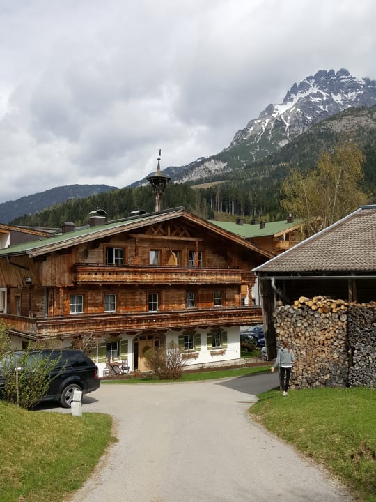 Außenansicht Naturhotel Forsthofgut