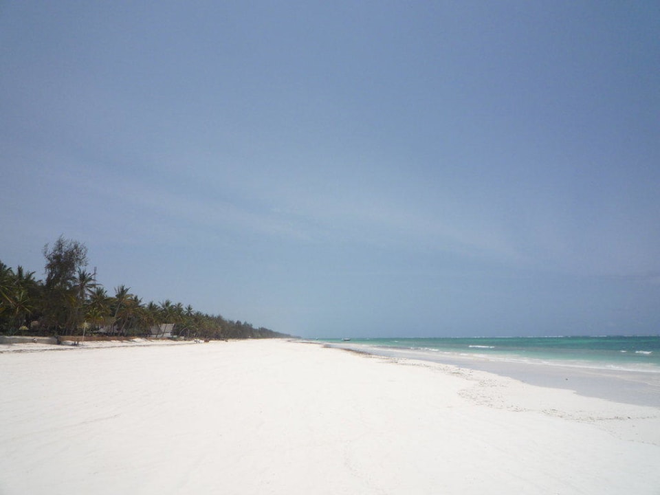 Strand Nomad Beach Resort