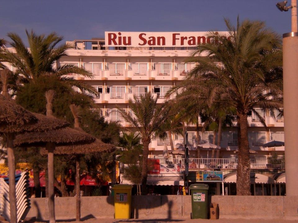 Blick vom Strand zum Hotel Hotel Riu San Francisco - Adults only