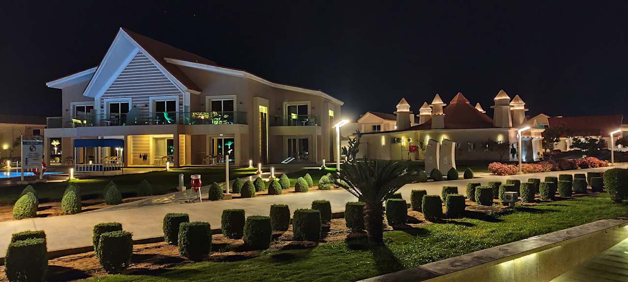 Außenansicht Pickalbatros Sea World Resort - Marsa Alam
