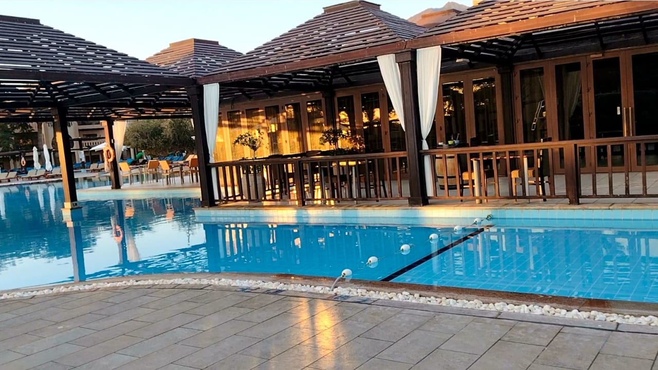 Pool Miramar Al Aqah Beach Resort