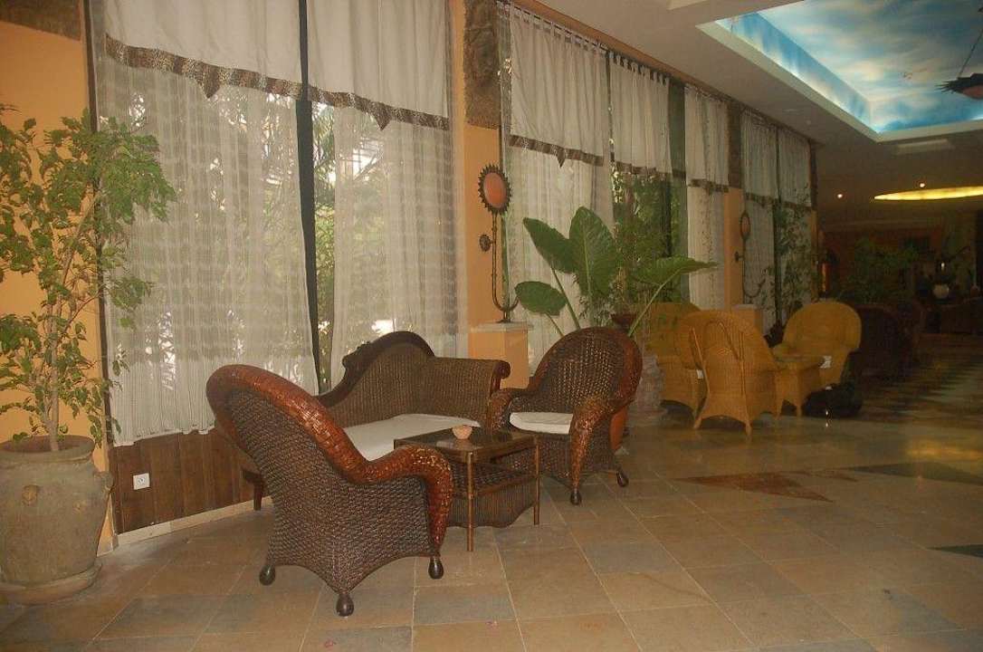 Lobby Hotel African Queen