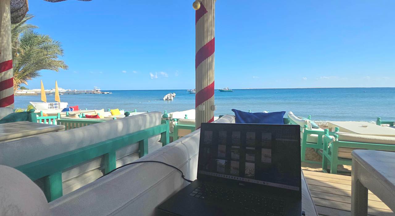 Gastro Lotus Bay Beach Resort