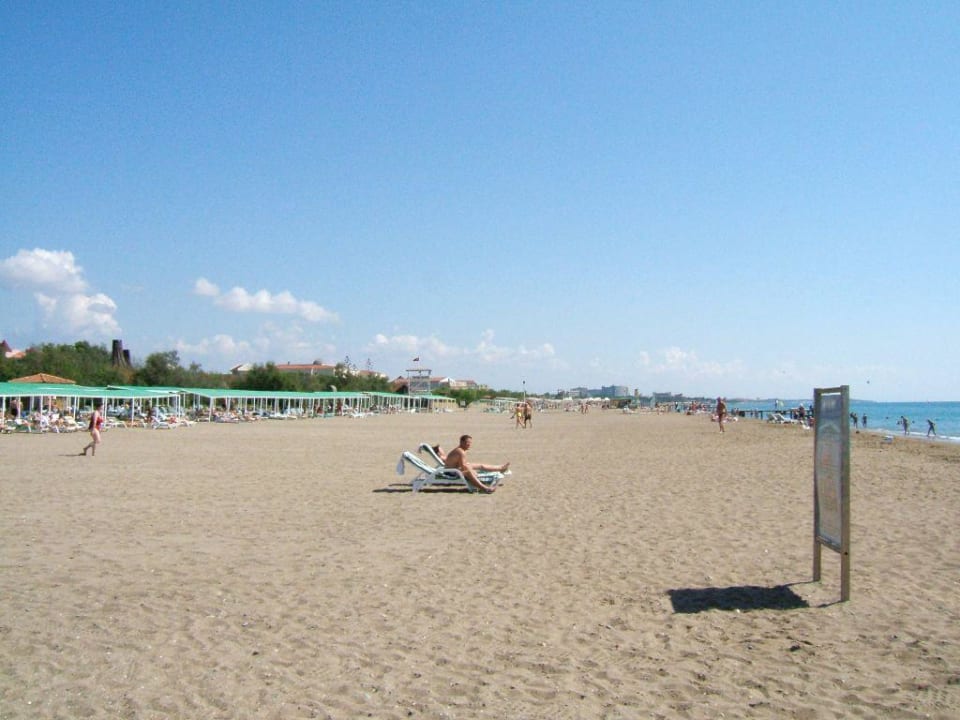 Strand Green Max Hotel