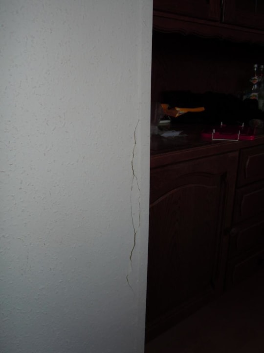 Bröckelnder Putz 2 Sonnenwald Hotel