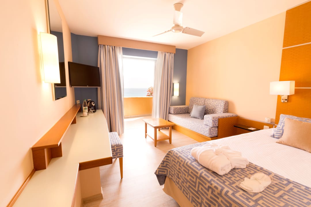 Zimmer ROBINSON ESQUINZO PLAYA