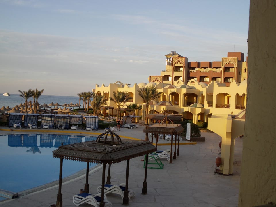 Pool und Meer vom Balkon Sunny Days Palma De Mirette Resort & Spa