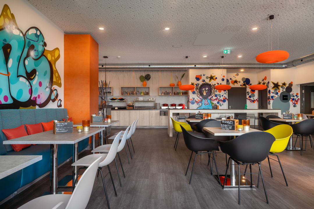 Gastro Holiday Inn - the niu, Hide Berlin Friedrichshain