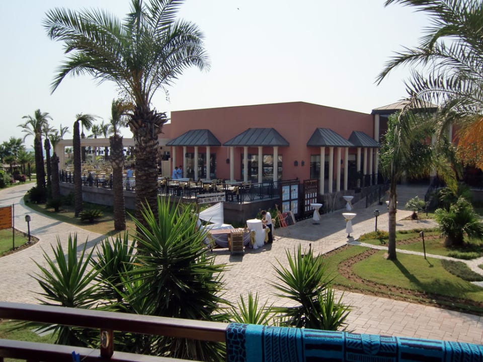Blick vom Balkon Richtung Restaurant TUI BLUE Palm Garden