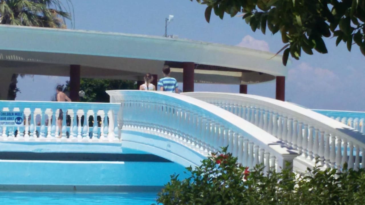 Brücke zur Poolbar Sunshine Rhodes