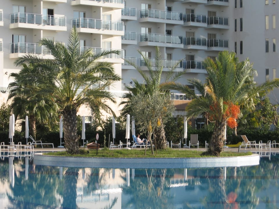 Außenbereich mit Poolanlagen Seaden Sea World Resort & Spa