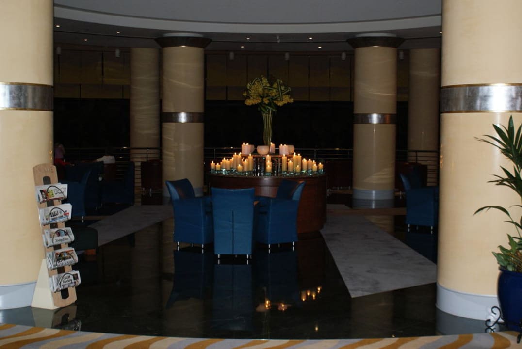 Lobby Hotel Le Meridien Al Aqah Beach Resort