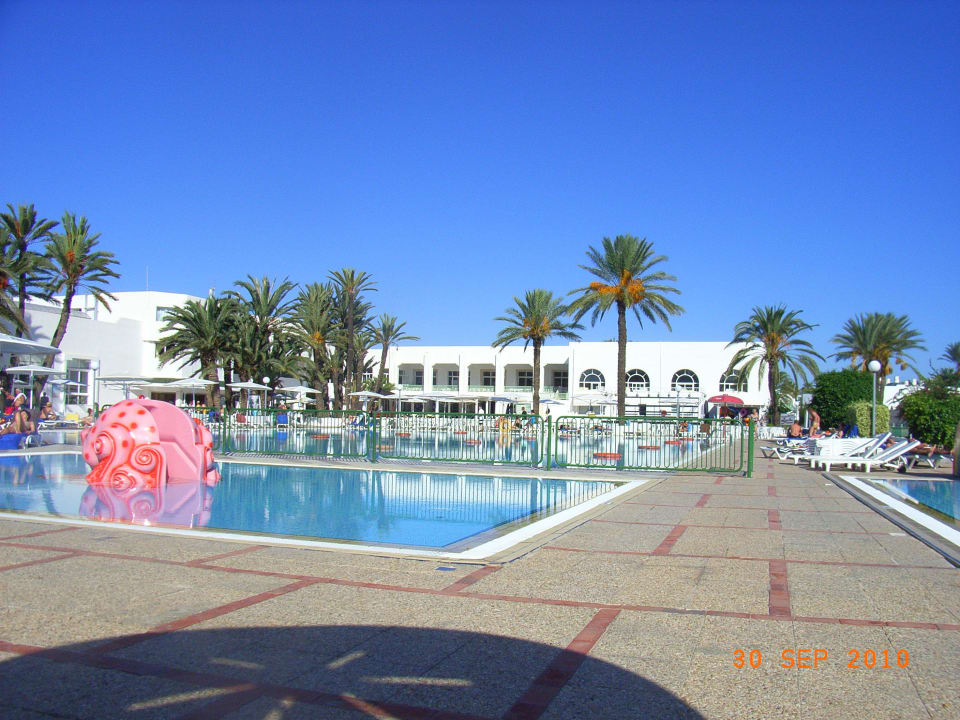 Kinderpool und Blick aufs Restaurant El Mouradi Club Kantaoui