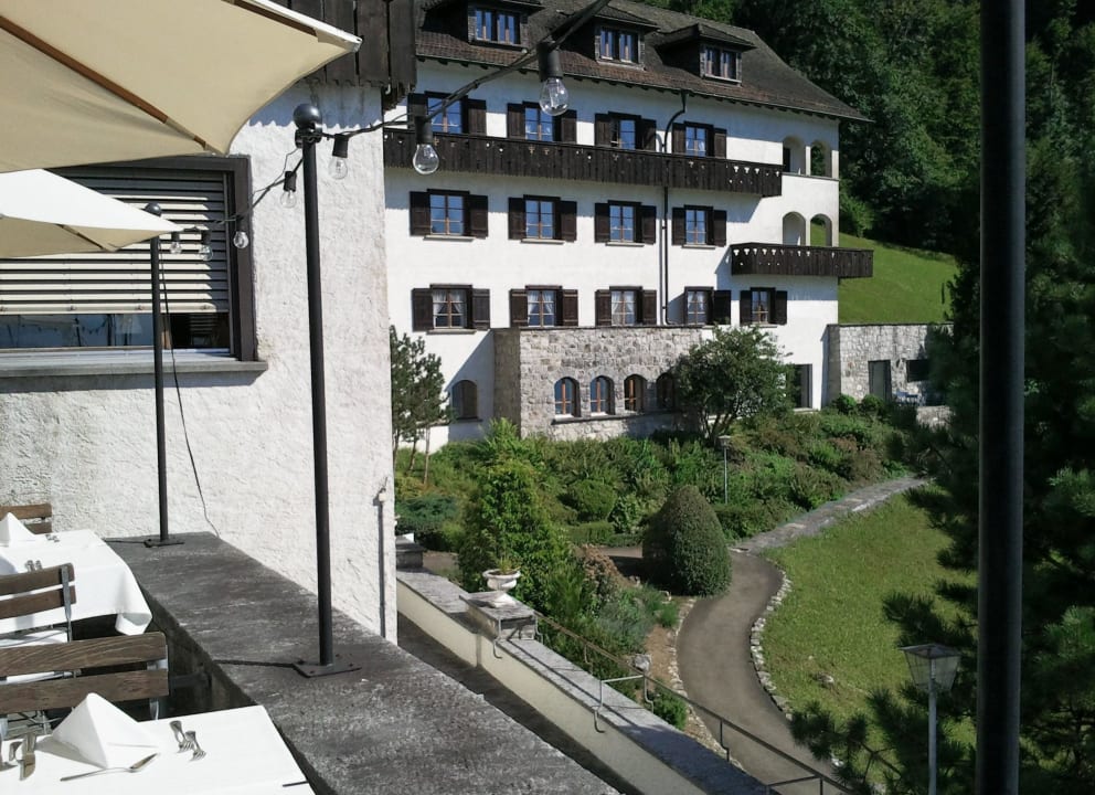 Blick von Terrasse auf Nebengebäude See- und Seminarhotel FloraAlpina