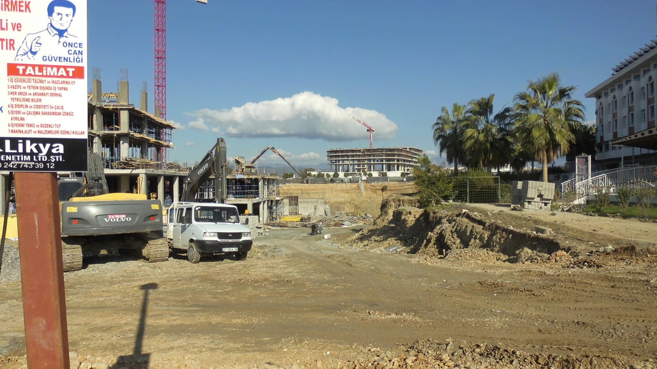 Es wird kräftig gebuddelt Castival Hotel