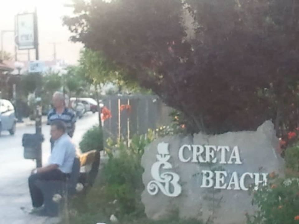 Vor dem Hotel Civitel Creta Beach