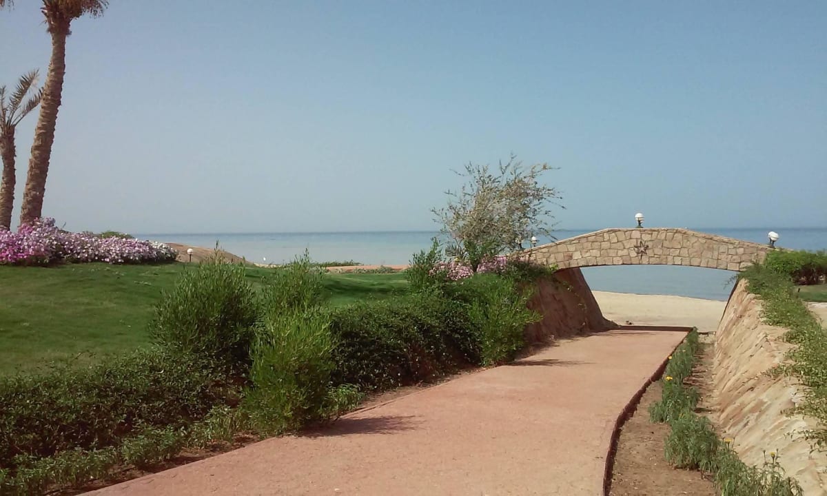 Mostek Three Corners Equinox Beach Resort