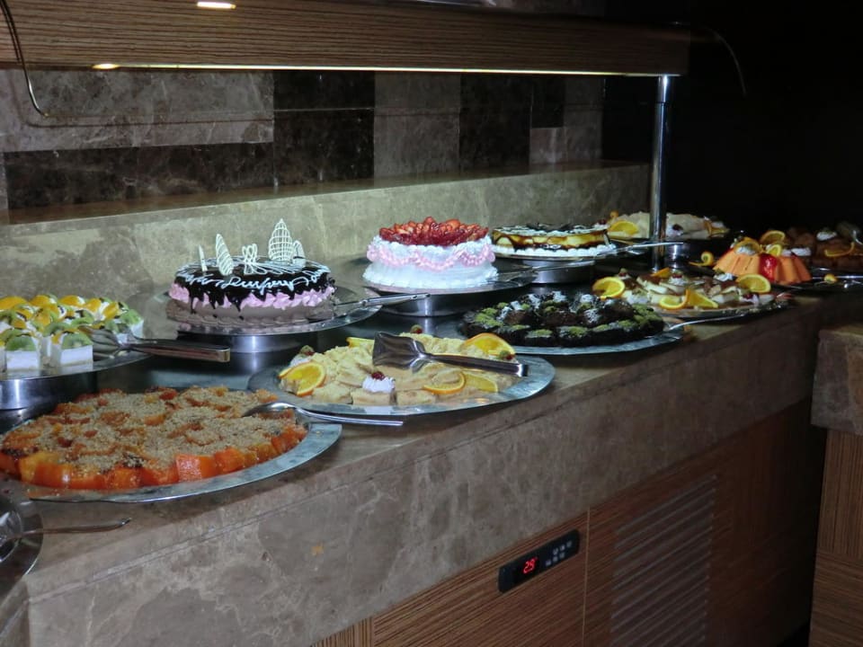 Lecker Saturn Palace Resort Hotel