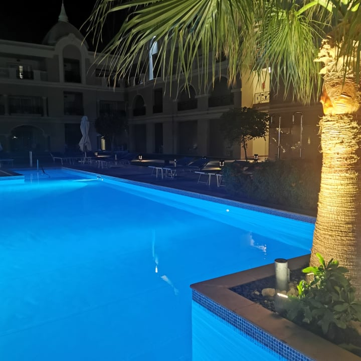 Pool Titanic Royal